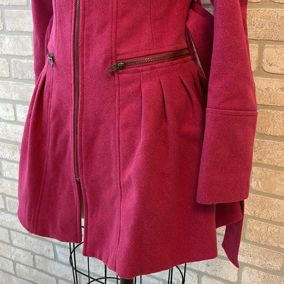 Pink coat! - Picture 5 of 9